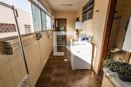 Apartamento à venda com 270m², 4 quartos e 3 vagas Apartamento à venda com 270m², 4 quartos e 3 vagasArea de serviço