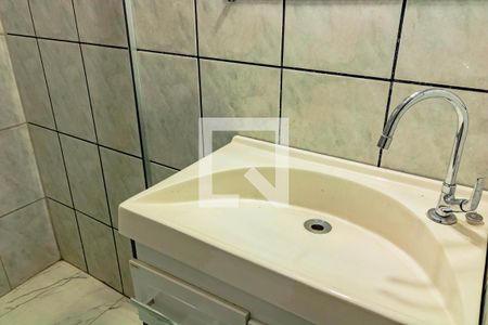 Casa para alugar com 56m², 1 quarto e 1 vaga Casa para alugar com 56m², 1 quarto e 1 vagaBanheiro