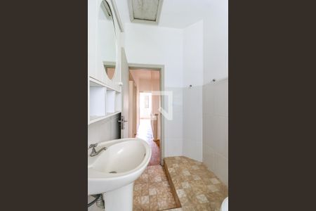 Casa à venda com 120m², 4 quartos e 2 vagasBanheiro