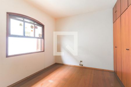 Casa à venda com 235m², 4 quartos e 3 vagasQuarto 2