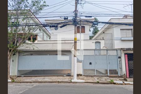 Fachada de casa à venda com 4 quartos, 235m² em Campo Belo, São Paulo