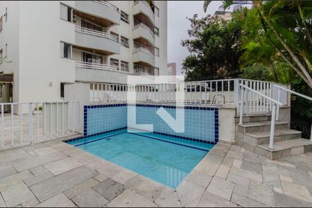 Apartamento à venda com 100m², 2 quartos e 2 vagasÁrea comum - Piscina