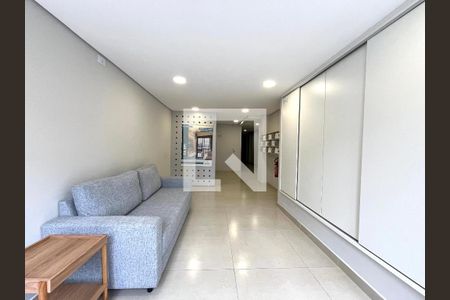 Apartamento à venda com 37m², 1 quarto e sem vaga Apartamento à venda com 37m², 1 quarto e sem vagaHall social