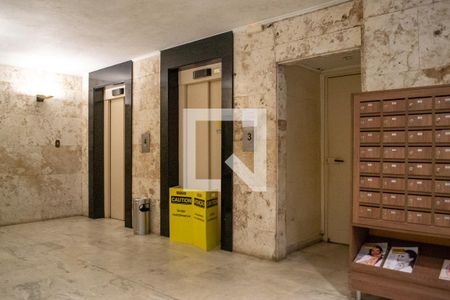 Apartamento à venda com 125m², 2 quartos e sem vagaElevadores