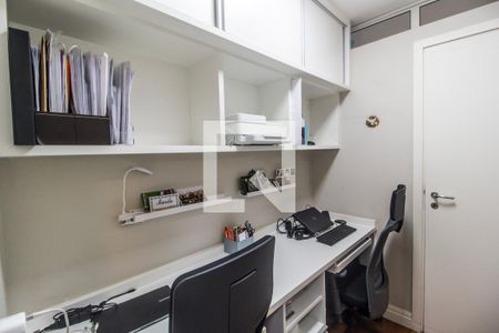 Apartamento à venda com 133m², 3 quartos e 2 vagasEscritório