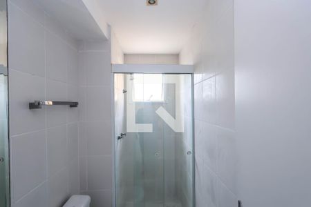 Banheiro de apartamento à venda com 2 quartos, 55m² em Jardim Maria Estela, São Paulo