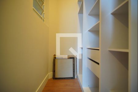Closet de apartamento para alugar com 3 quartos, 117m² em Moinhos de Vento, Porto Alegre