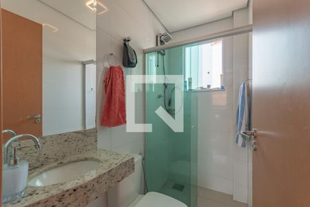 Banheiro de casa de condomínio para alugar com 3 quartos, 135m² em Jardim Atlântico, Belo Horizonte