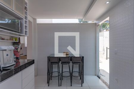 Casa de condomínio para alugar com 135m², 3 quartos e 4 vagas Casa de condomínio para alugar com 135m², 3 quartos e 4 vagasCozinha