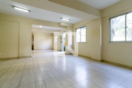 Apartamento à venda com 74m², 3 quartos e 1 vaga Apartamento à venda com 74m², 3 quartos e 1 vagaÁrea comum - Salão de festas