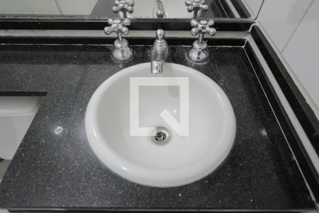 Apartamento à venda com 74m², 3 quartos e 1 vaga Apartamento à venda com 74m², 3 quartos e 1 vagaBanheiro