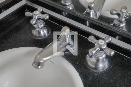 Apartamento à venda com 74m², 3 quartos e 1 vaga Apartamento à venda com 74m², 3 quartos e 1 vagaBanheiro da Suíte