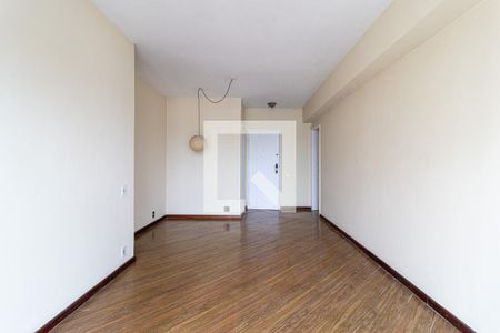 Apartamento à venda com 76m², 2 quartos e 1 vagaSala