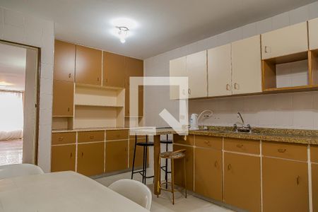 Casa à venda com 199m², 3 quartos e 2 vagas Casa à venda com 199m², 3 quartos e 2 vagasCozinha