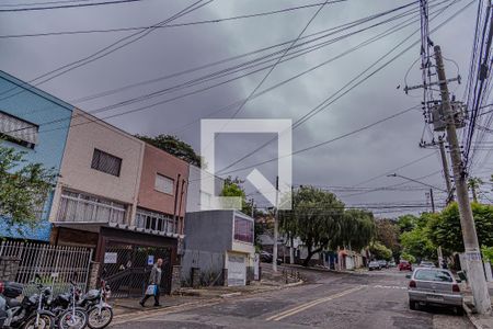 Casa à venda com 199m², 3 quartos e 2 vagas Casa à venda com 199m², 3 quartos e 2 vagasFachada