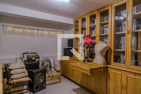 Casa à venda com 199m², 3 quartos e 2 vagas Casa à venda com 199m², 3 quartos e 2 vagasEscritório