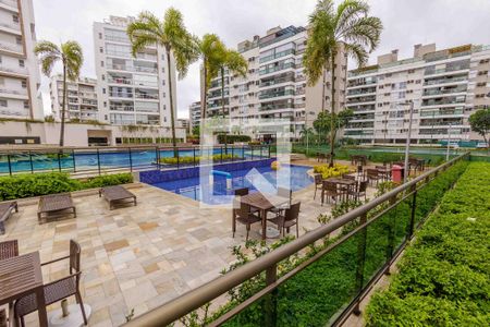 Apartamento à venda com 70m², 2 quartos e 1 vaga Apartamento à venda com 70m², 2 quartos e 1 vagaÁrea Comum Piscina