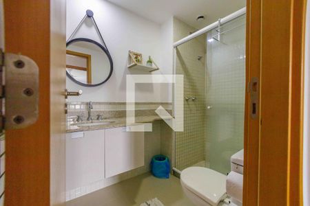 Apartamento à venda com 70m², 2 quartos e 1 vaga Apartamento à venda com 70m², 2 quartos e 1 vagaBanheiro Social