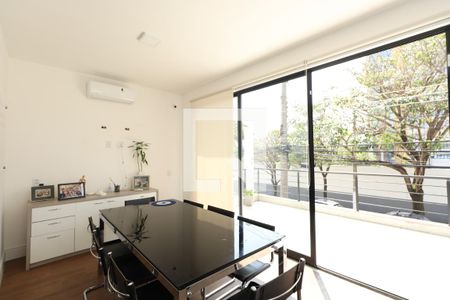 Casa para alugar com 550m², 4 quartos e 2 vagasQuarto 4