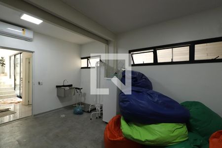 Casa para alugar com 550m², 4 quartos e 2 vagasQuarto de serviço