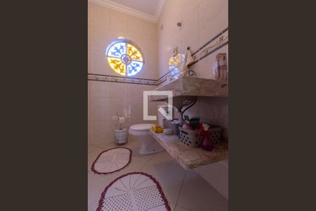 Casa à venda com 250m², 3 quartos e 4 vagasBanheiro Suíte