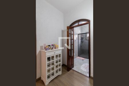 Casa à venda com 250m², 3 quartos e 4 vagasCorredor