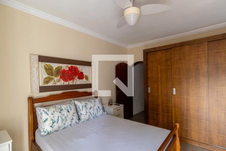 Casa à venda com 250m², 3 quartos e 4 vagasSuíte