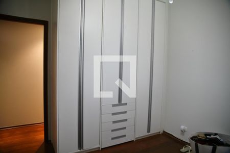 Apartamento à venda com 100m², 2 quartos e 2 vagasQuarto 