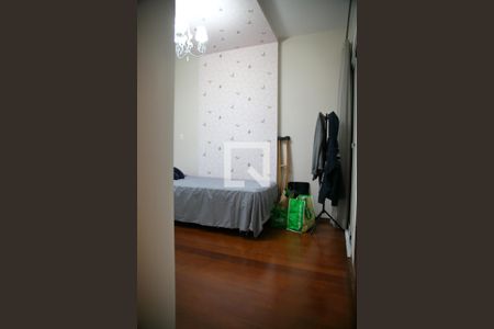 Apartamento à venda com 100m², 2 quartos e 2 vagasQuarto 