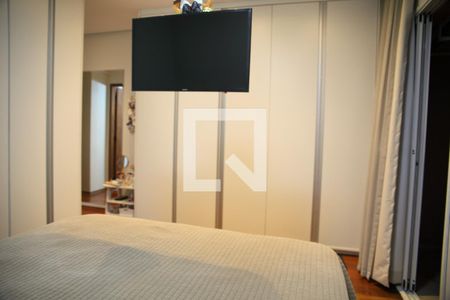 Apartamento à venda com 100m², 2 quartos e 2 vagasSuíte- Armários