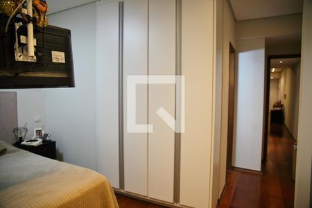 Apartamento à venda com 100m², 2 quartos e 2 vagasSuíte- Armários