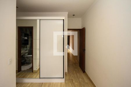 Casa à venda com 180m², 3 quartos e 2 vagas Casa à venda com 180m², 3 quartos e 2 vagasSuite