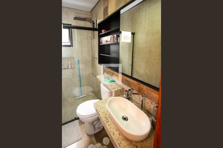 Casa à venda com 180m², 3 quartos e 2 vagas Casa à venda com 180m², 3 quartos e 2 vagasBanheiro da Suíte