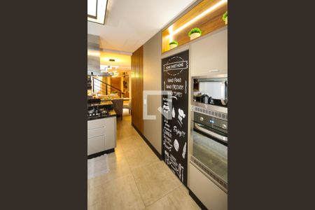 Casa à venda com 180m², 3 quartos e 2 vagas Casa à venda com 180m², 3 quartos e 2 vagasCozinha