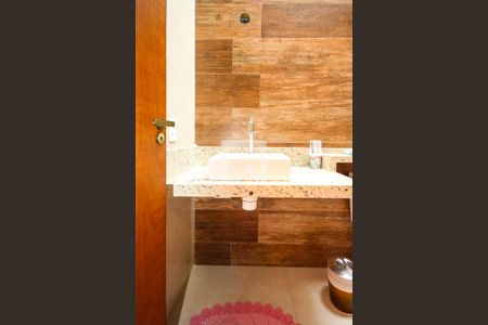 Casa à venda com 180m², 3 quartos e 2 vagas Casa à venda com 180m², 3 quartos e 2 vagasBanheiro da Suite 02