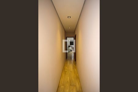 Casa à venda com 180m², 3 quartos e 2 vagas Casa à venda com 180m², 3 quartos e 2 vagasCorredor