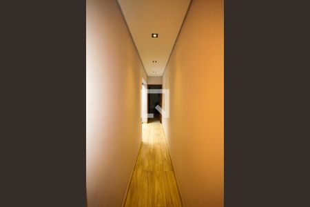 Casa à venda com 180m², 3 quartos e 2 vagas Casa à venda com 180m², 3 quartos e 2 vagasCorredor