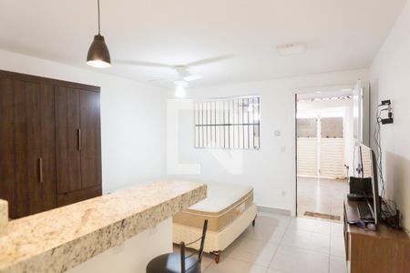 Sala/ Quarto de casa para alugar com 1 quarto, 45m² em Centro, Nova Lima