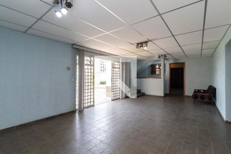 Casa à venda com 211m², 5 quartos e 3 vagasÁrea externa 