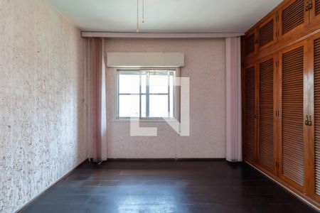 Casa à venda com 211m², 5 quartos e 3 vagasSuíte