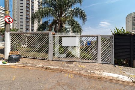 Casa à venda com 211m², 5 quartos e 3 vagasFachada