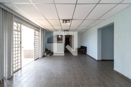 Casa à venda com 211m², 5 quartos e 3 vagasÁrea externa 