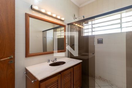 Casa à venda com 211m², 5 quartos e 3 vagasBanheiro 2