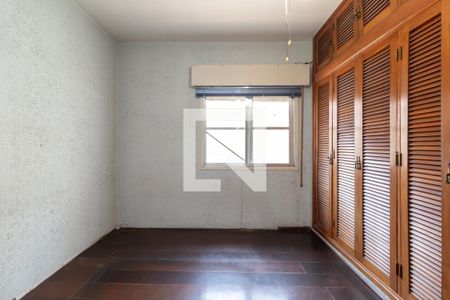 Casa à venda com 211m², 5 quartos e 3 vagasQuarto 2