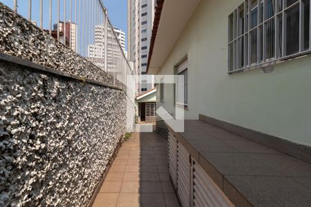 Casa à venda com 211m², 5 quartos e 3 vagasCorredor Lateral
