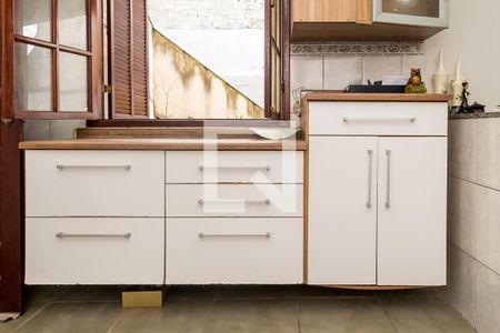 Casa para alugar com 70m², 2 quartos e sem vaga Casa para alugar com 70m², 2 quartos e sem vagaCozinha - Armários