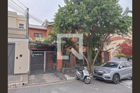 Casa à venda com 300m², 4 quartos e 5 vagas Casa à venda com 300m², 4 quartos e 5 vagasFachada