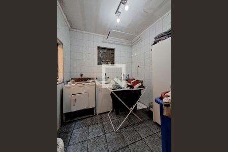 Casa à venda com 300m², 4 quartos e 5 vagas Casa à venda com 300m², 4 quartos e 5 vagasÁrea de Serviço