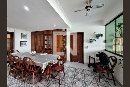 Casa à venda com 300m², 4 quartos e 5 vagas Casa à venda com 300m², 4 quartos e 5 vagasCozinha