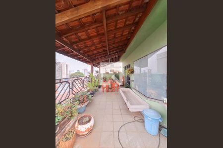 Casa à venda com 300m², 4 quartos e 5 vagas Casa à venda com 300m², 4 quartos e 5 vagasVaranda Sala Tv